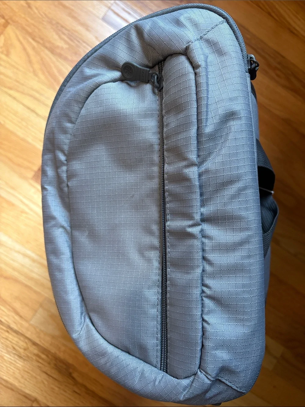 Tourit backpack cooler bag light grey 30 can capacity insulated soft sided NWT